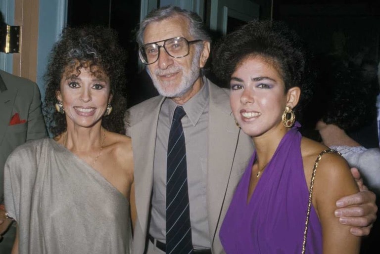 Rita Moreno posing with her husband Lenny Gordon, and their daughter Fernanda Luisa Gordon